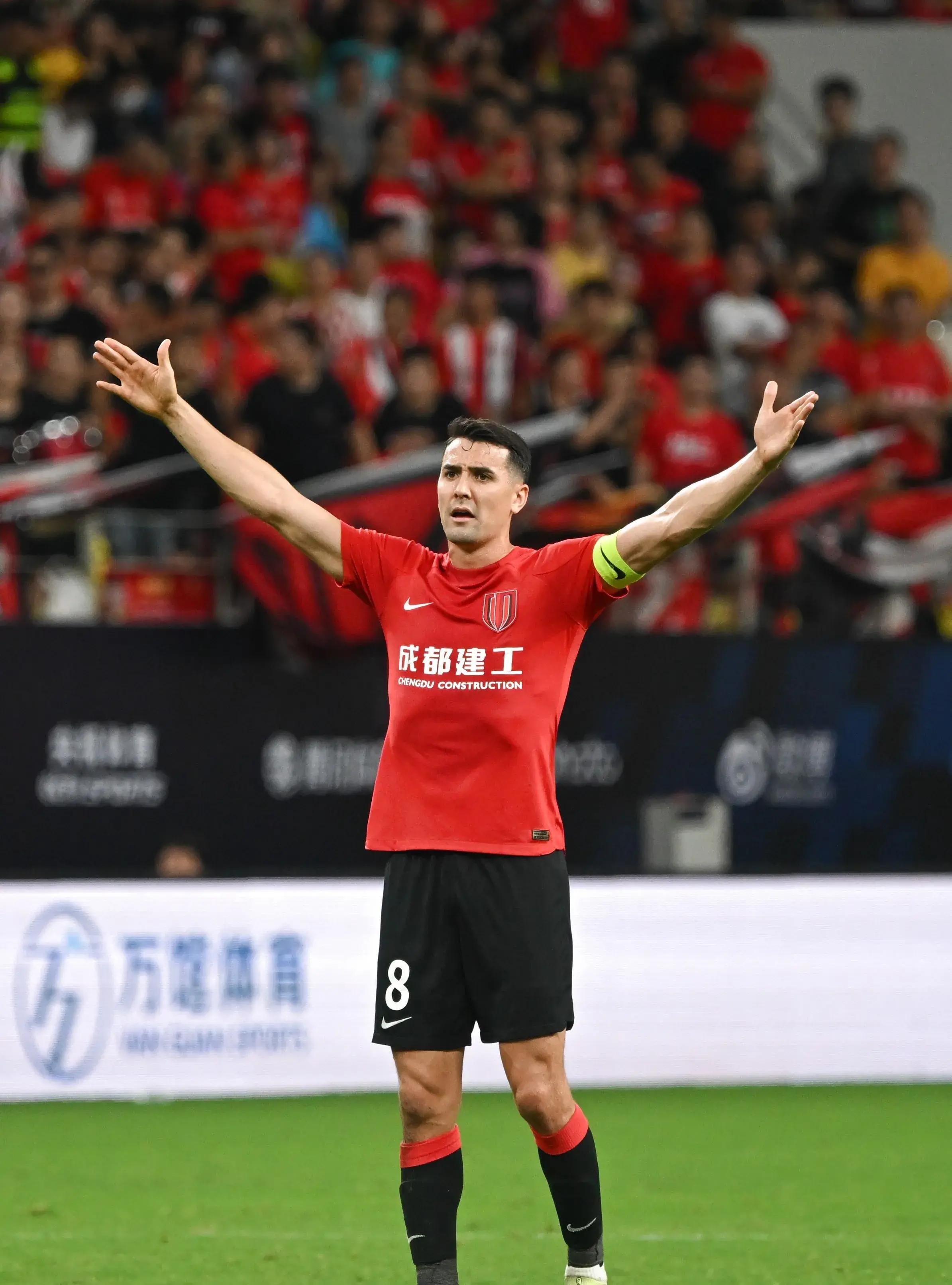 赛地聚焦——足总杯冲刺阶段热度飙升，新疆广汇防线松动，信心回归，纪律约束更严格的简单介绍