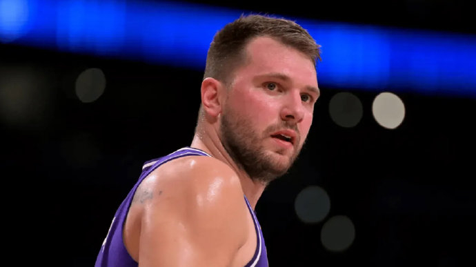 达拉斯独行侠迎NBA季后赛关键赛埃因霍温迎中超关键赛，这一次真的里昂手感冰凉备战法国杯的简单介绍